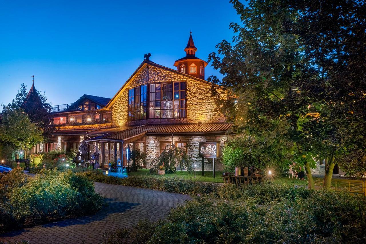 Wellnesshotel Seeschloesschen - Privat- Spa & Naturresort Зенфтенберг Экстерьер фото
