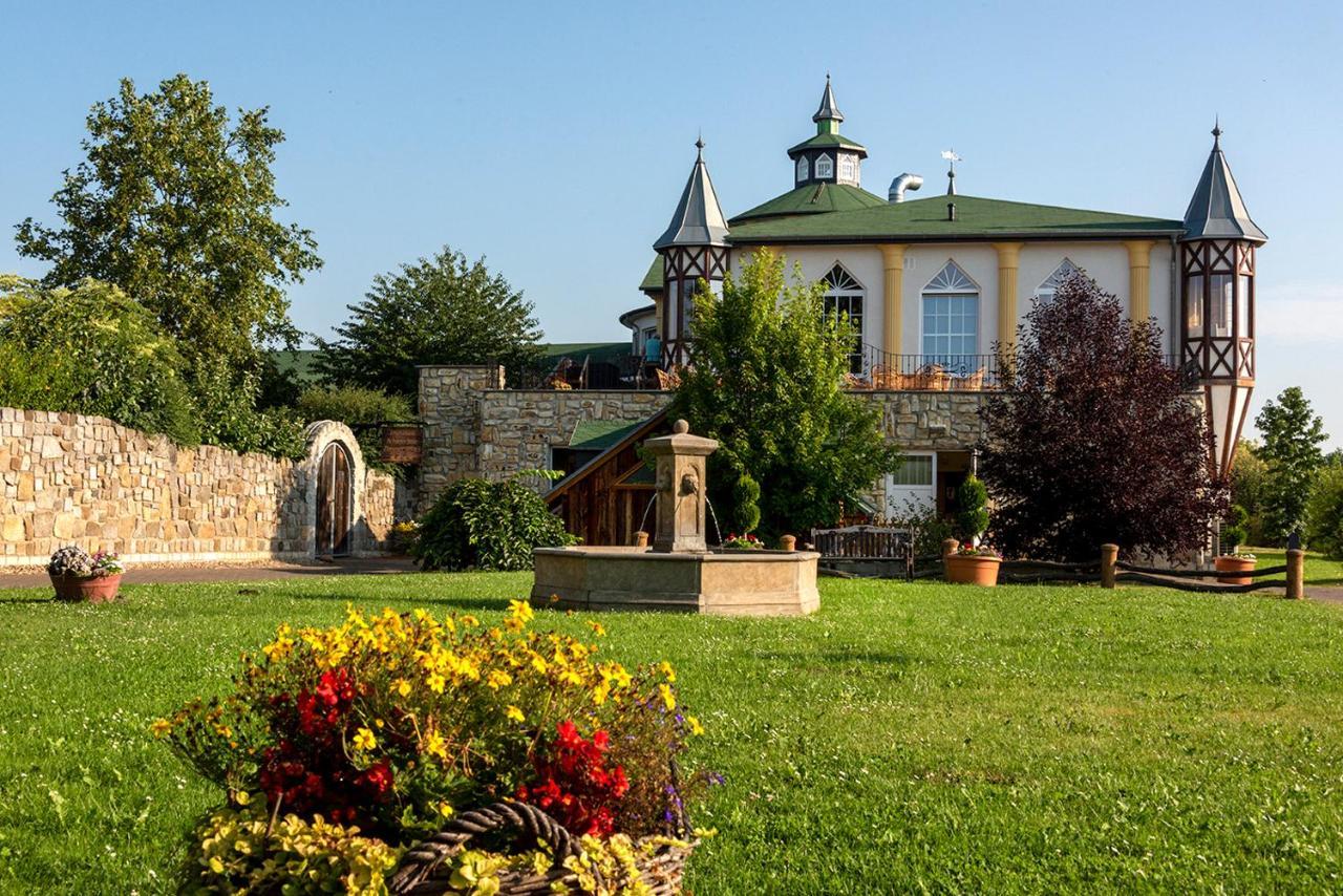 Wellnesshotel Seeschloesschen - Privat- Spa & Naturresort Зенфтенберг Экстерьер фото