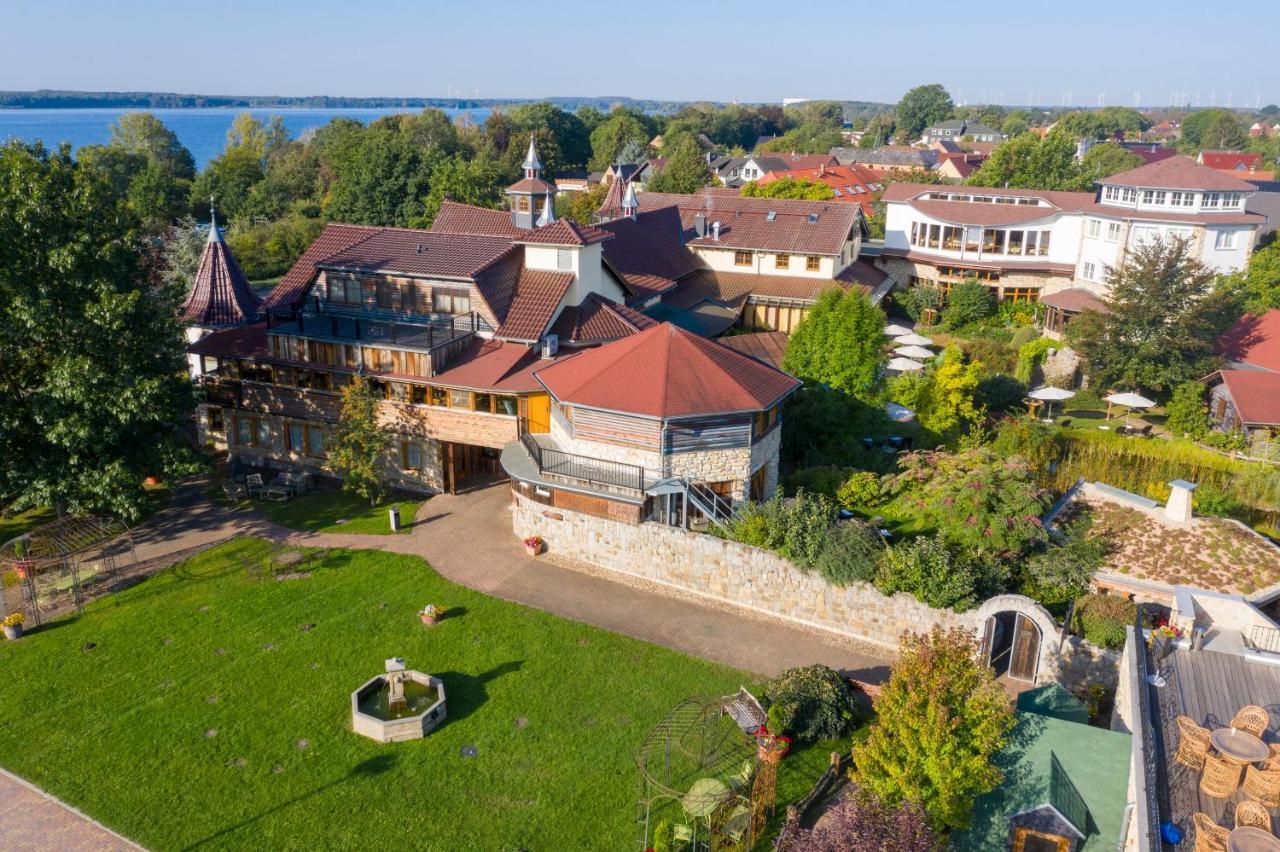 Wellnesshotel Seeschloesschen - Privat- Spa & Naturresort Зенфтенберг Экстерьер фото