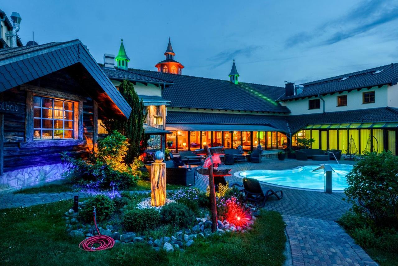 Wellnesshotel Seeschloesschen - Privat- Spa & Naturresort Зенфтенберг Экстерьер фото