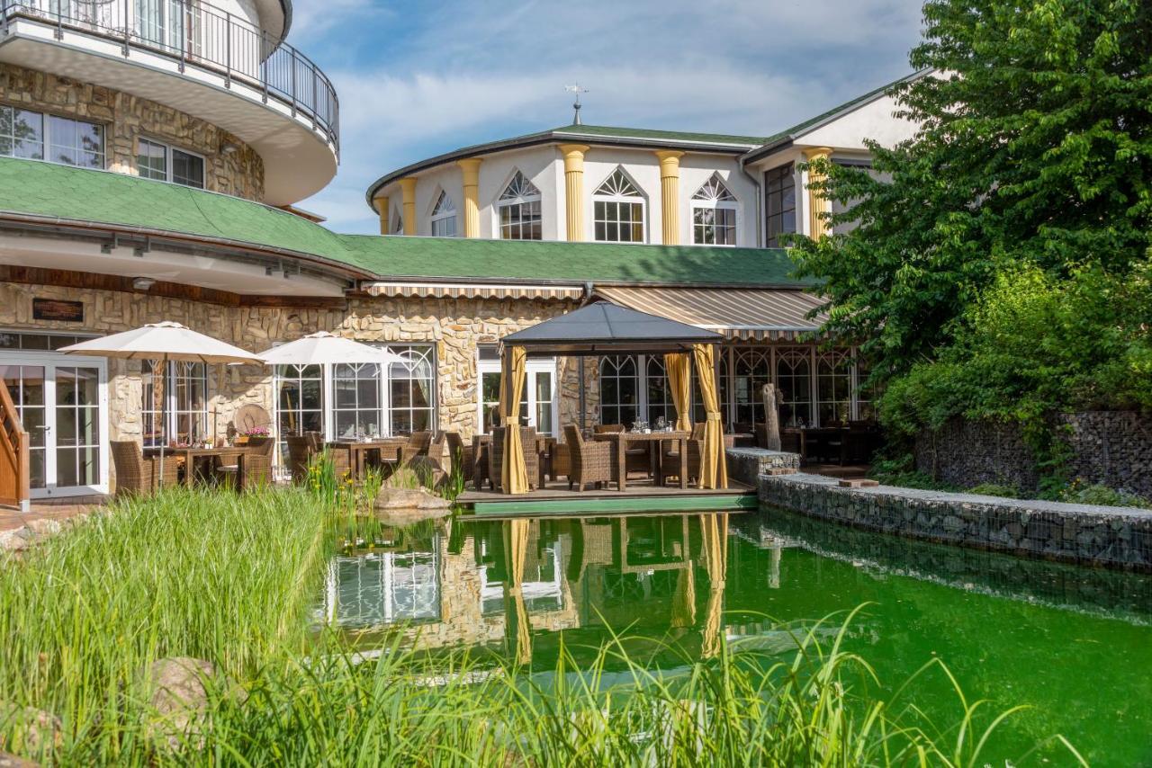Wellnesshotel Seeschloesschen - Privat- Spa & Naturresort Зенфтенберг Экстерьер фото